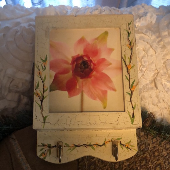 Beautiful Shabby Chic Floral Jewelry Box that can be hung on a wall! - Picture 13 of 13